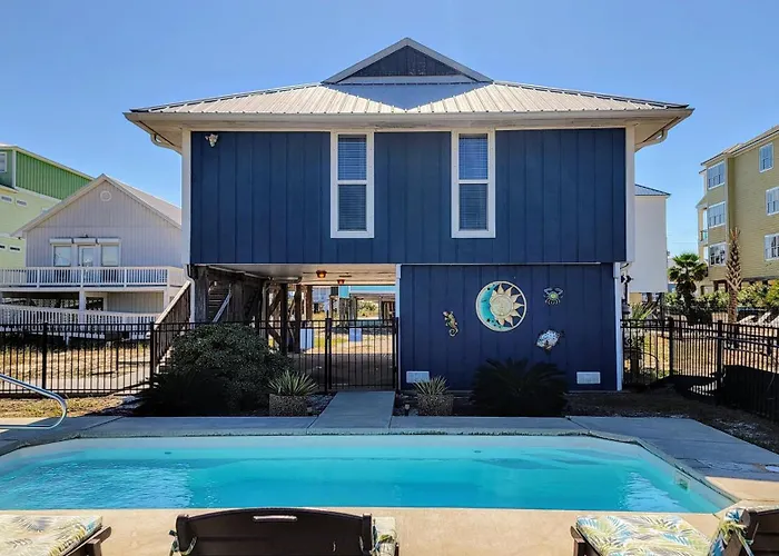 With Private Pool & Access - Sleeps 4 Holiday home *