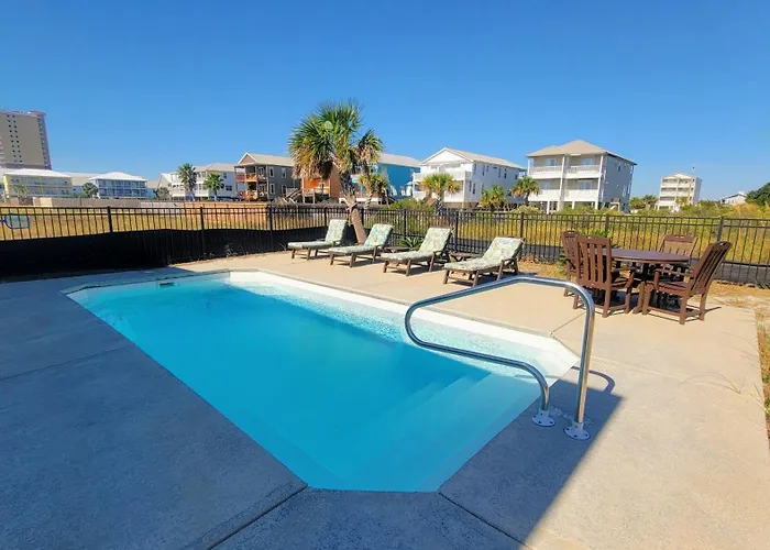 With Private Pool & Access - Sleeps 4 Holiday home