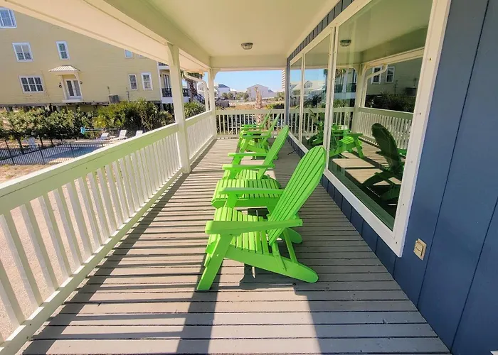 With Private Pool & Access - Sleeps 4