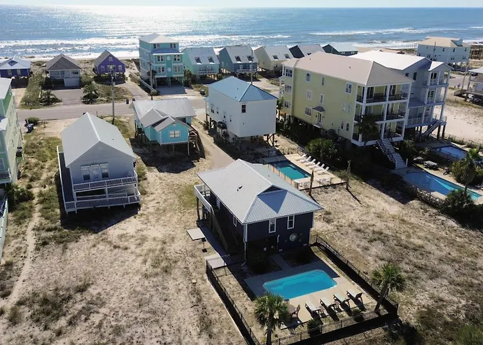 With Private Pool & Access - Sleeps 4