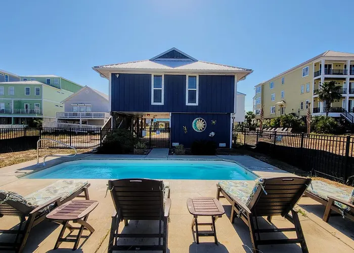 With Private Pool & Access - Sleeps 4 Holiday home